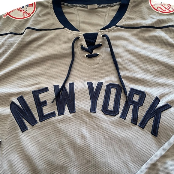 NWOT New York Yankee Hockey Jersey - Picture 3 of 9